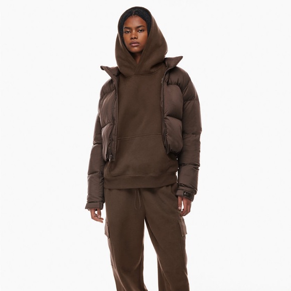 ARITZIA MEGA PUFF - Picture 6 of 10